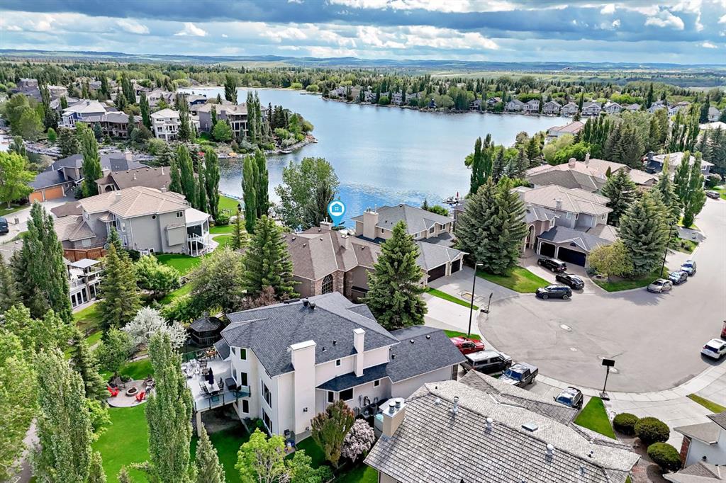 McKenzie Lake 社区湖景与住宅环境